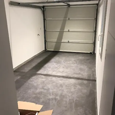 Maison 4 12 Personnes فيلة *